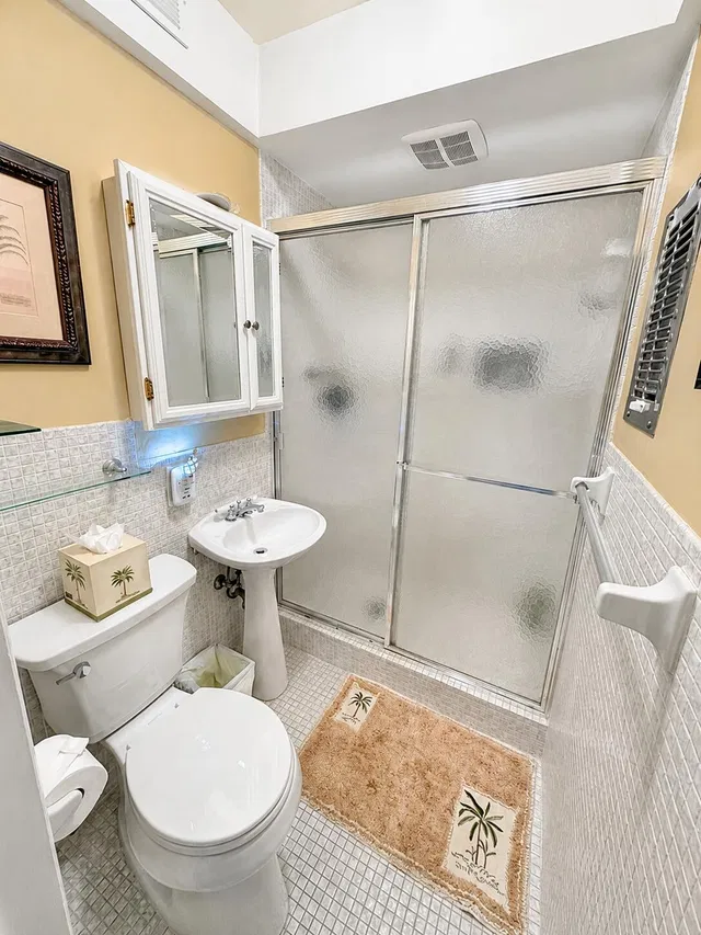  Unit 22 photo 13