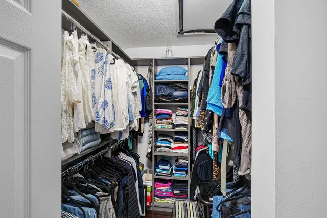 Unit 4 photo 26