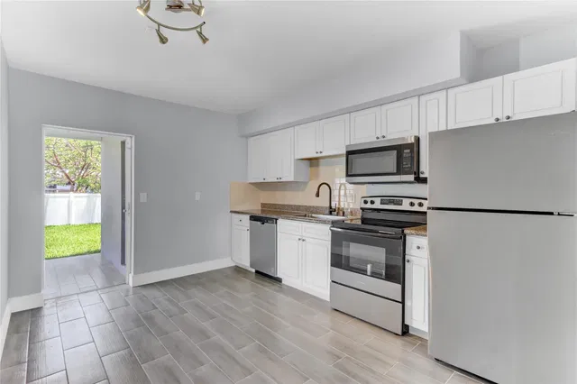  Residence photo 4