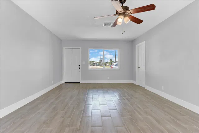  Residence photo 16