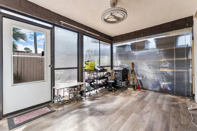 Unit C photo 28