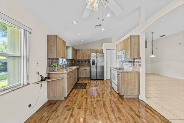 Residence photo 11