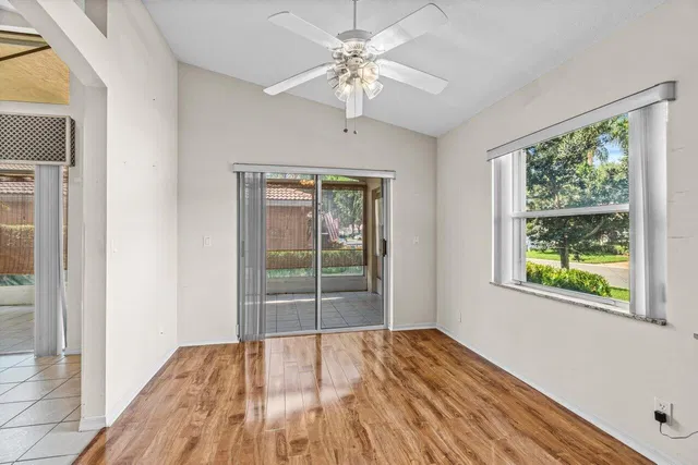 Residence photo 13