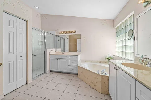 Residence photo 18