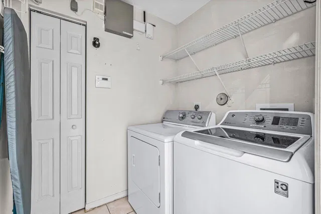 Residence photo 23