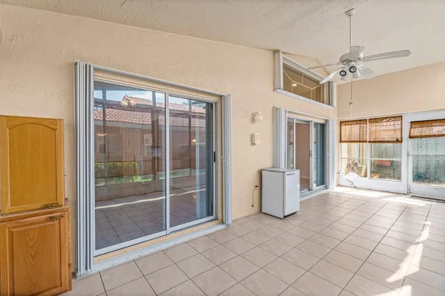 Residence photo 26
