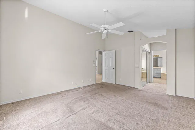 Residence photo 16