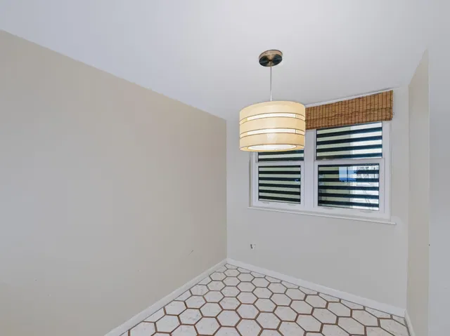  Unit 105 photo 9