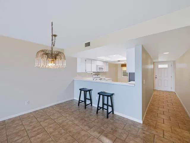  Unit 105 photo 16
