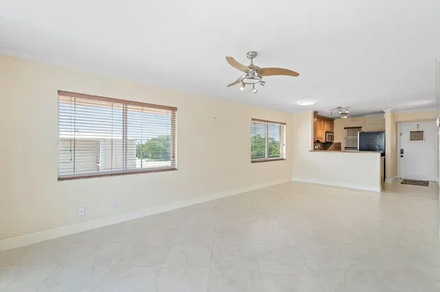 Unit 4100 photo 8