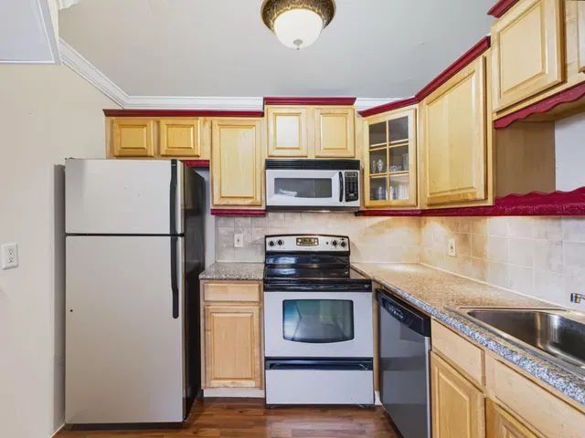  Residence photo 15