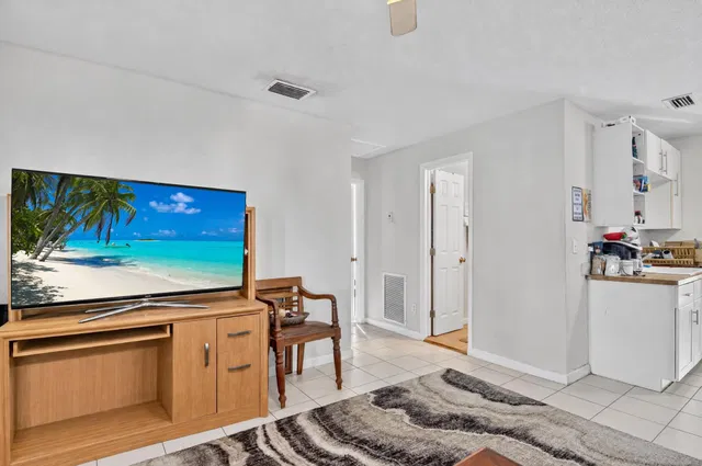 Downtown West Palm Beach Residence photo 11