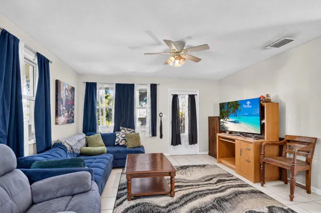 Downtown West Palm Beach Residence photo 13