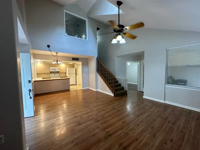  Residence photo 4