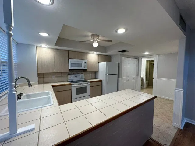  Residence photo 5
