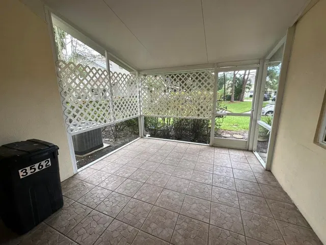  Residence photo 15