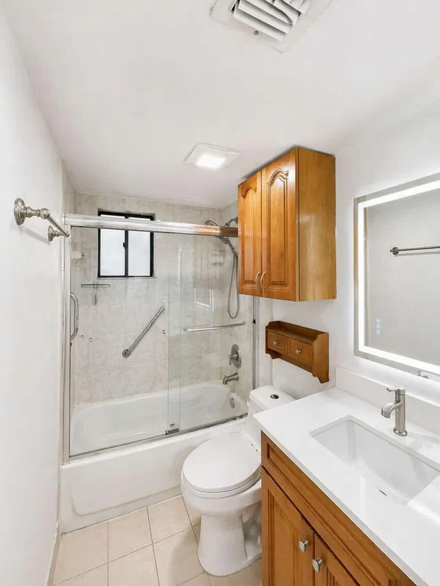 Unit 103 photo 5