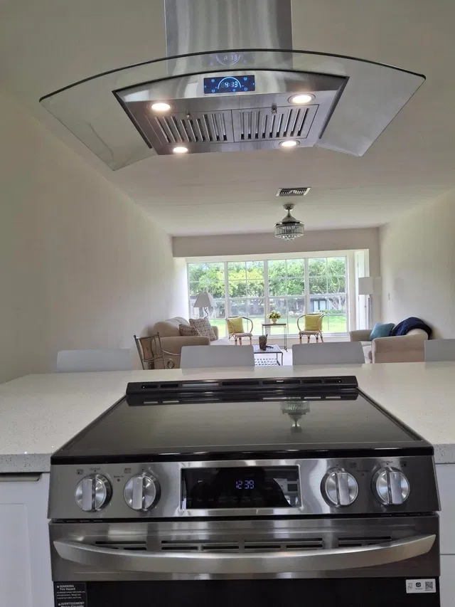 Unit 204 photo 6