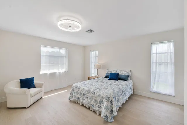 Unit 204 photo 10