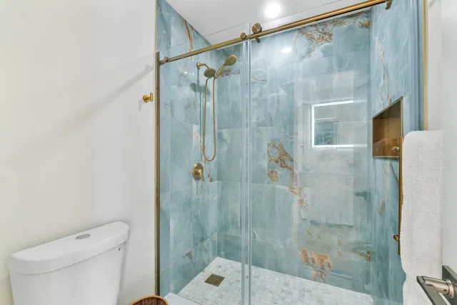 Unit 204 photo 12