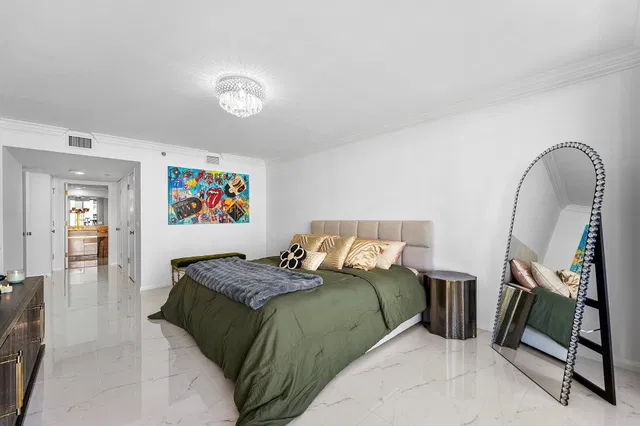 Unit 604 photo 12