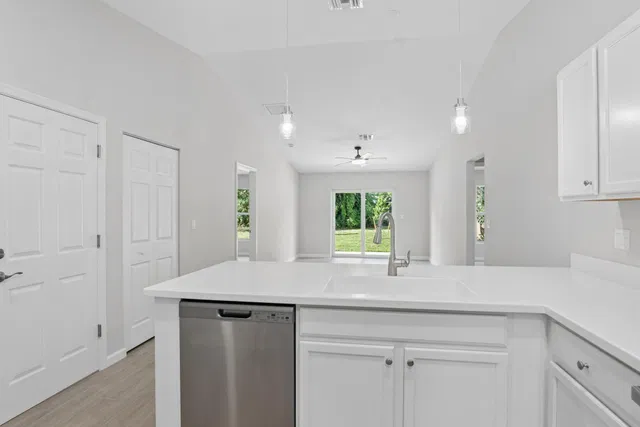 Residence photo 4