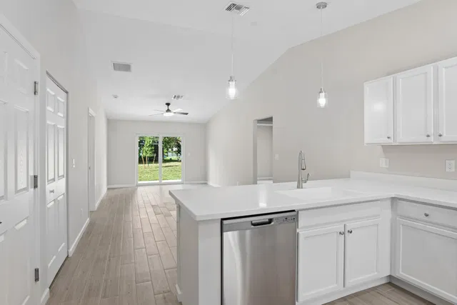Residence photo 5