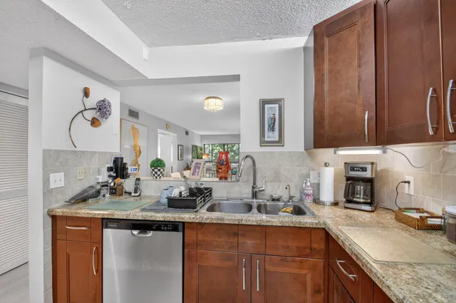  Unit 204 photo 15