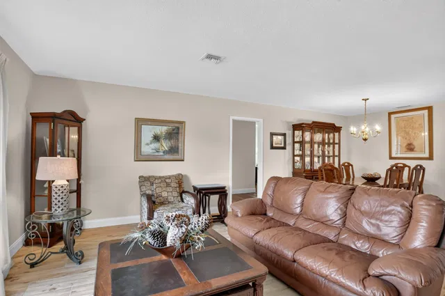 Residence photo 9