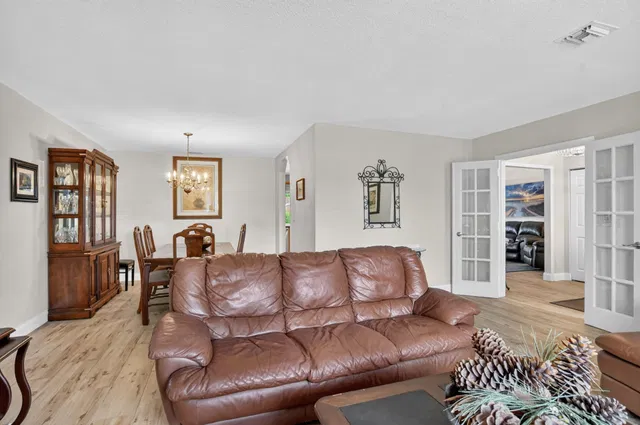 Residence photo 10