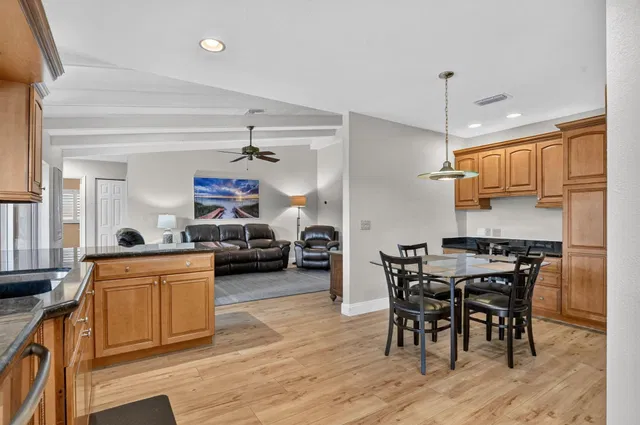 Residence photo 24