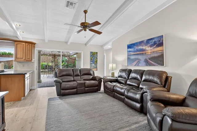 Residence photo 26
