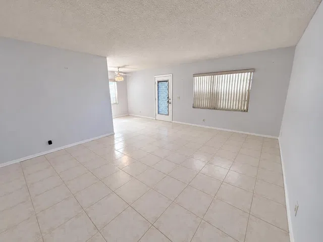 Residence photo 9