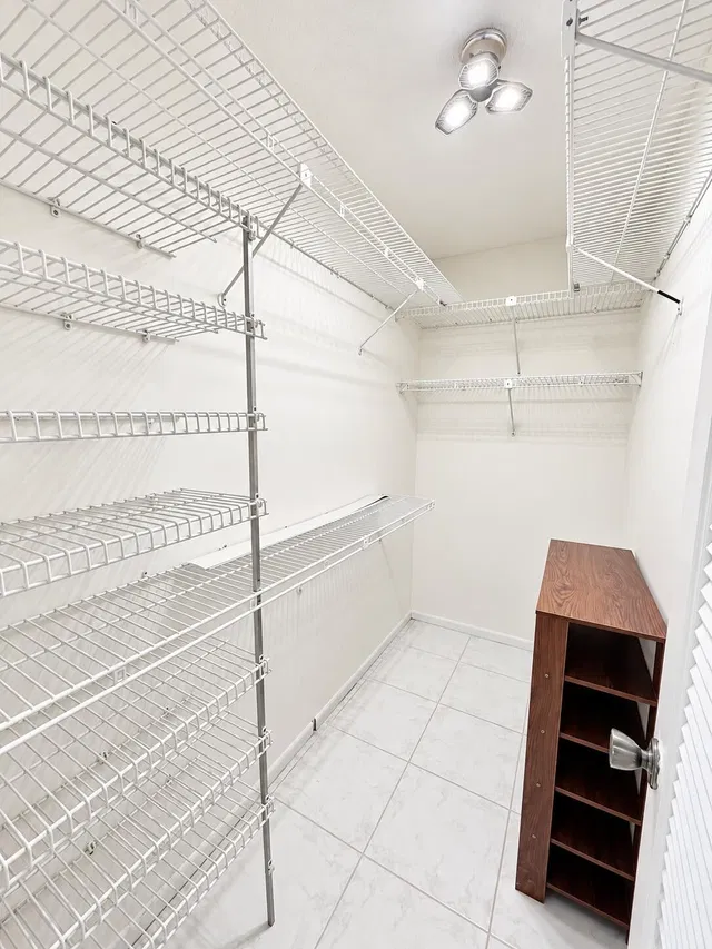 Residence photo 18