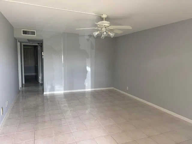  Residence photo 5