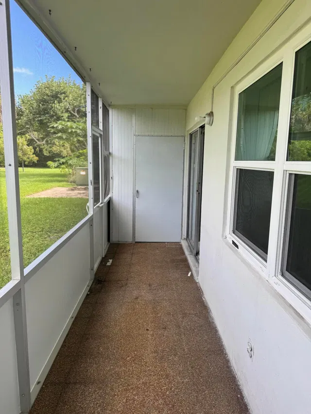  Residence photo 30