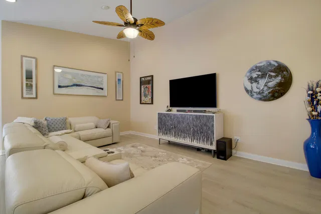 Residence photo 5
