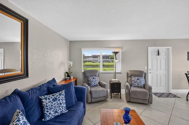 Unit 264 photo 14