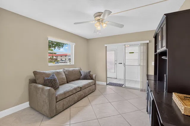 Unit 264 photo 29