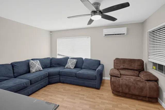 Residence photo 5