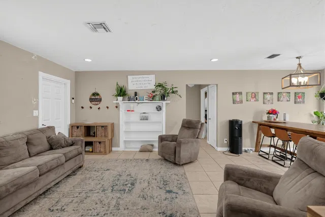 Residence photo 8