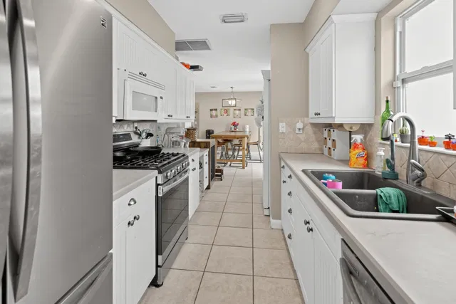 Residence photo 12