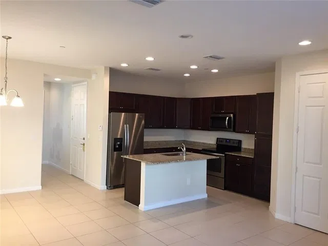 Residence photo 2