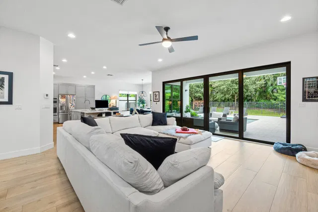 Boca Bridges Residence photo 7