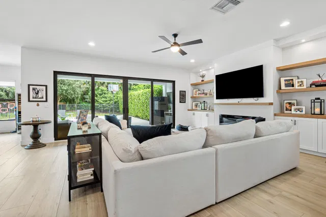 Boca Bridges Residence photo 8