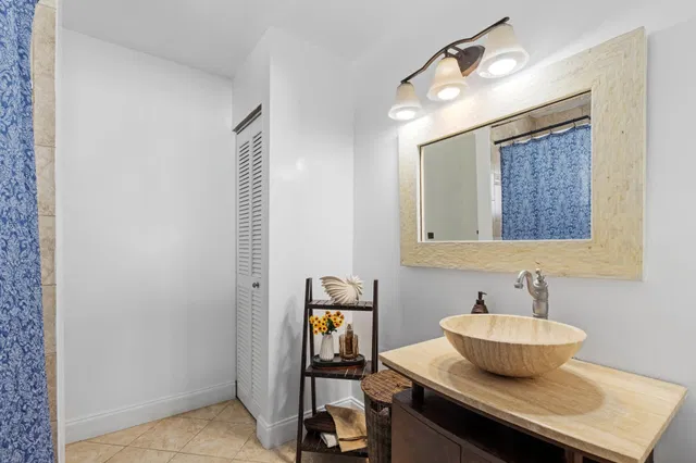 Residence photo 16