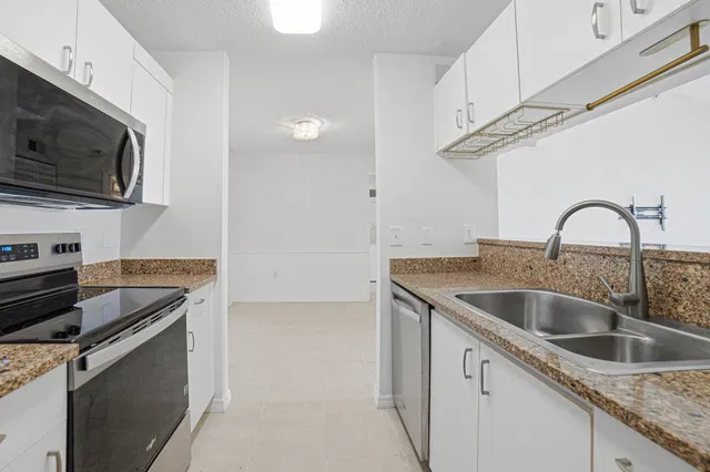 Unit 304 photo 19
