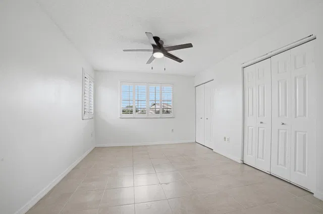 Unit 304 photo 20