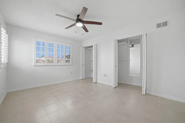 Unit 304 photo 22