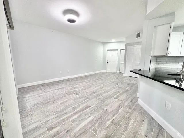 Unit 105 photo 5